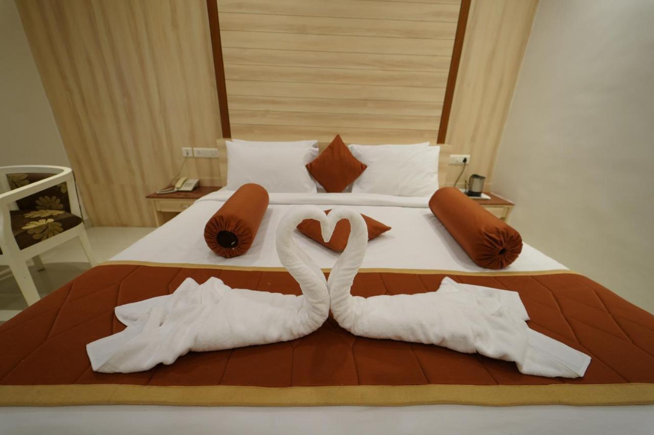 Hotel Palmyra Grand Inn Тирунелвели Екстериор снимка