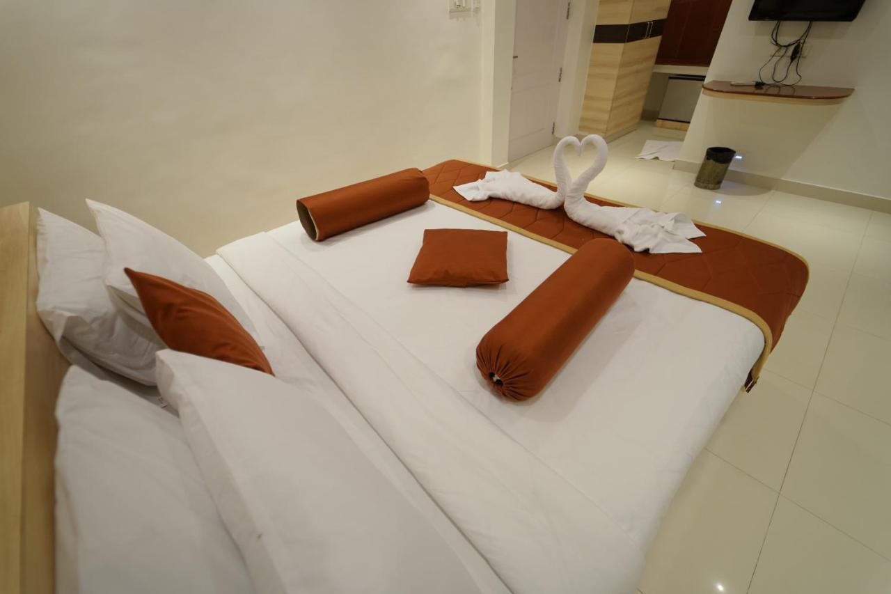 Hotel Palmyra Grand Inn Тирунелвели Екстериор снимка