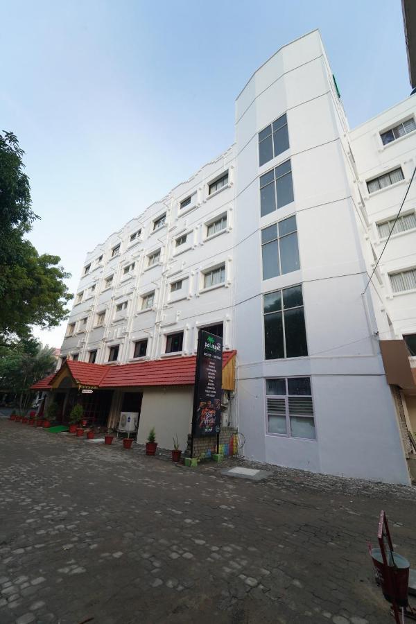 Hotel Palmyra Grand Inn Тирунелвели Екстериор снимка