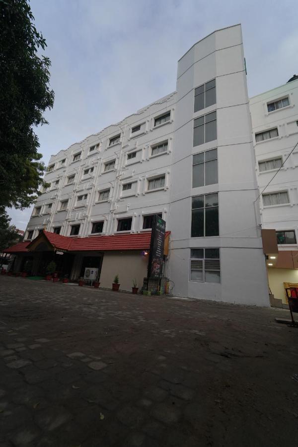 Hotel Palmyra Grand Inn Тирунелвели Екстериор снимка