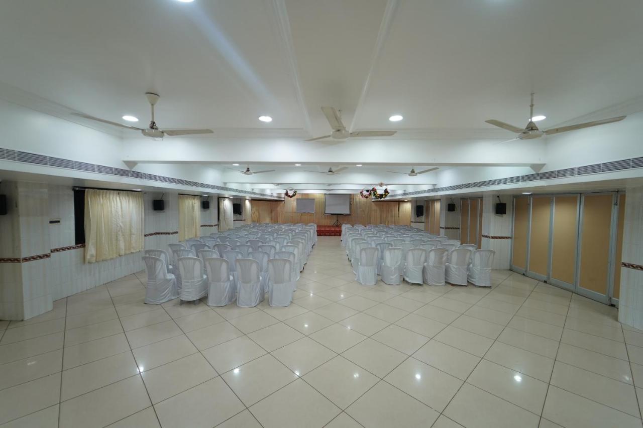 Hotel Palmyra Grand Inn Тирунелвели Екстериор снимка