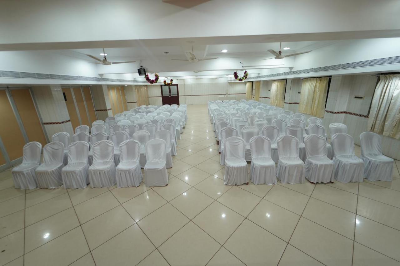 Hotel Palmyra Grand Inn Тирунелвели Екстериор снимка