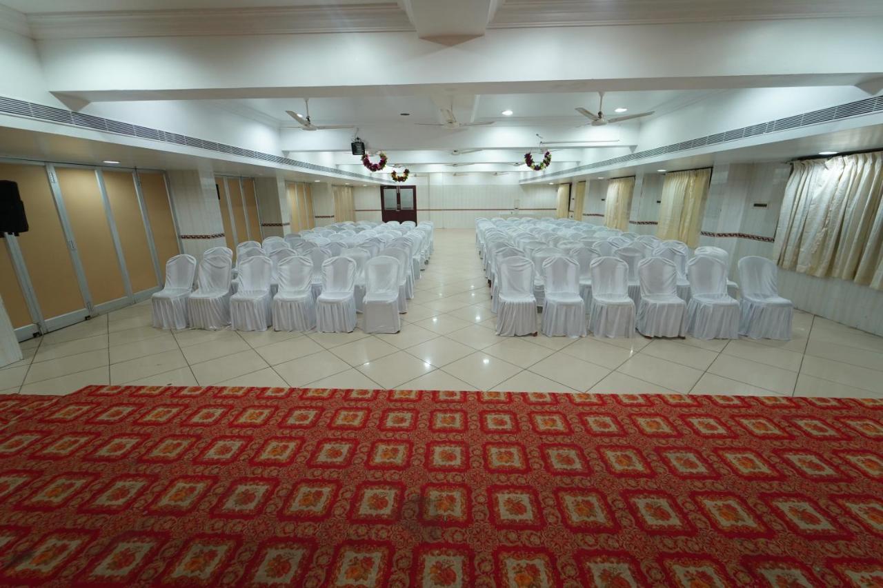 Hotel Palmyra Grand Inn Тирунелвели Екстериор снимка